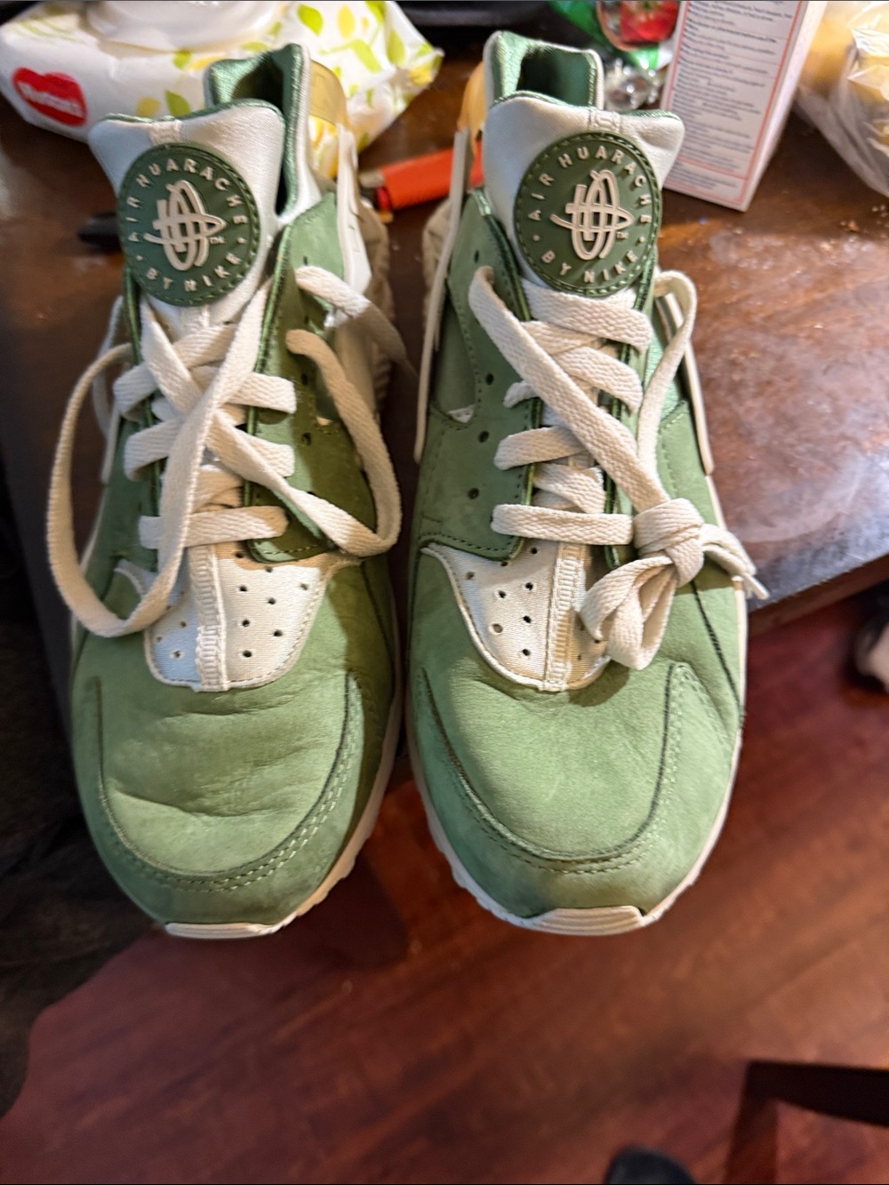 Nike men’s leather Green and White Sneakers